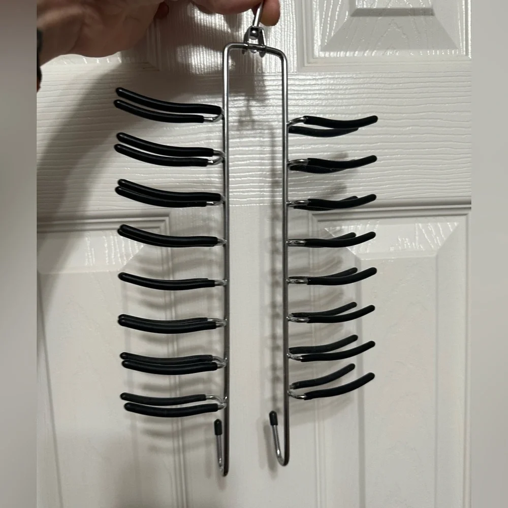 Honey-Can-Do swivel hook hangers